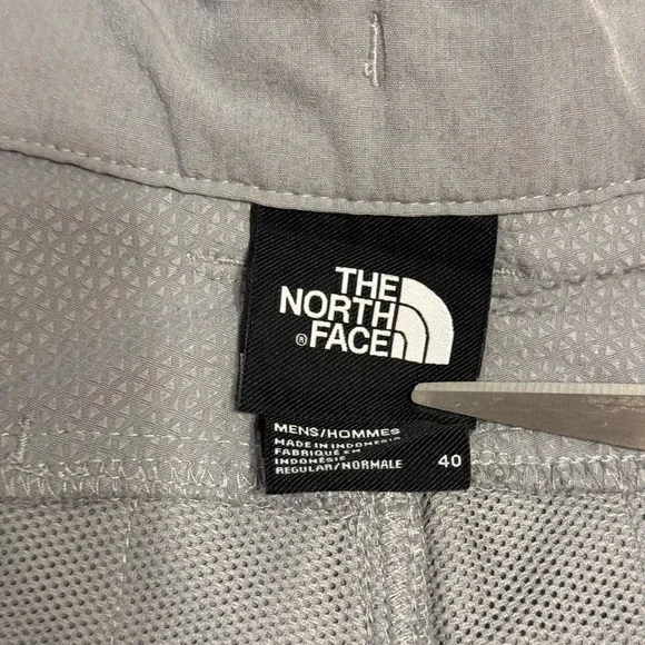The North Face Mens Shorts Gray Lightweight Quick Dry Zip Pocket‎ Size 40 - Picture 4 of 7